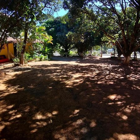 Pousada Das Mangueiras Brilho Da Noite Santana Do Riacho Exterior foto