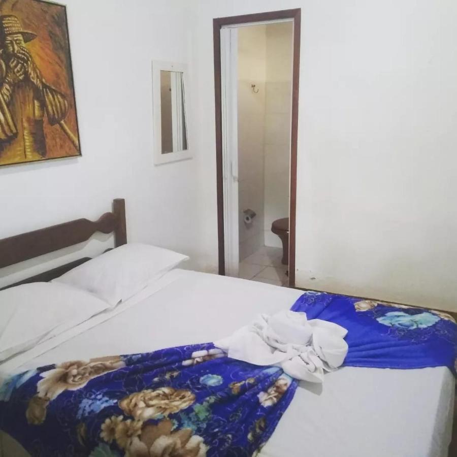 Pousada Das Mangueiras Brilho Da Noite Santana Do Riacho Exterior foto